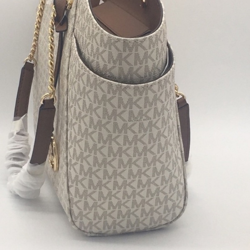 MICHAEL KORS LG CHAIN SHOULDER TOTE VANILLA - Picture 3 of 16